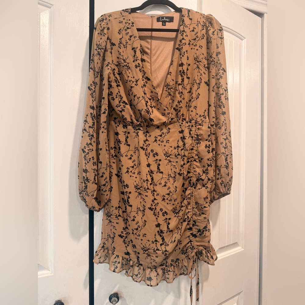 Lulu's Tan and Black Floral Long Sleeve Dress